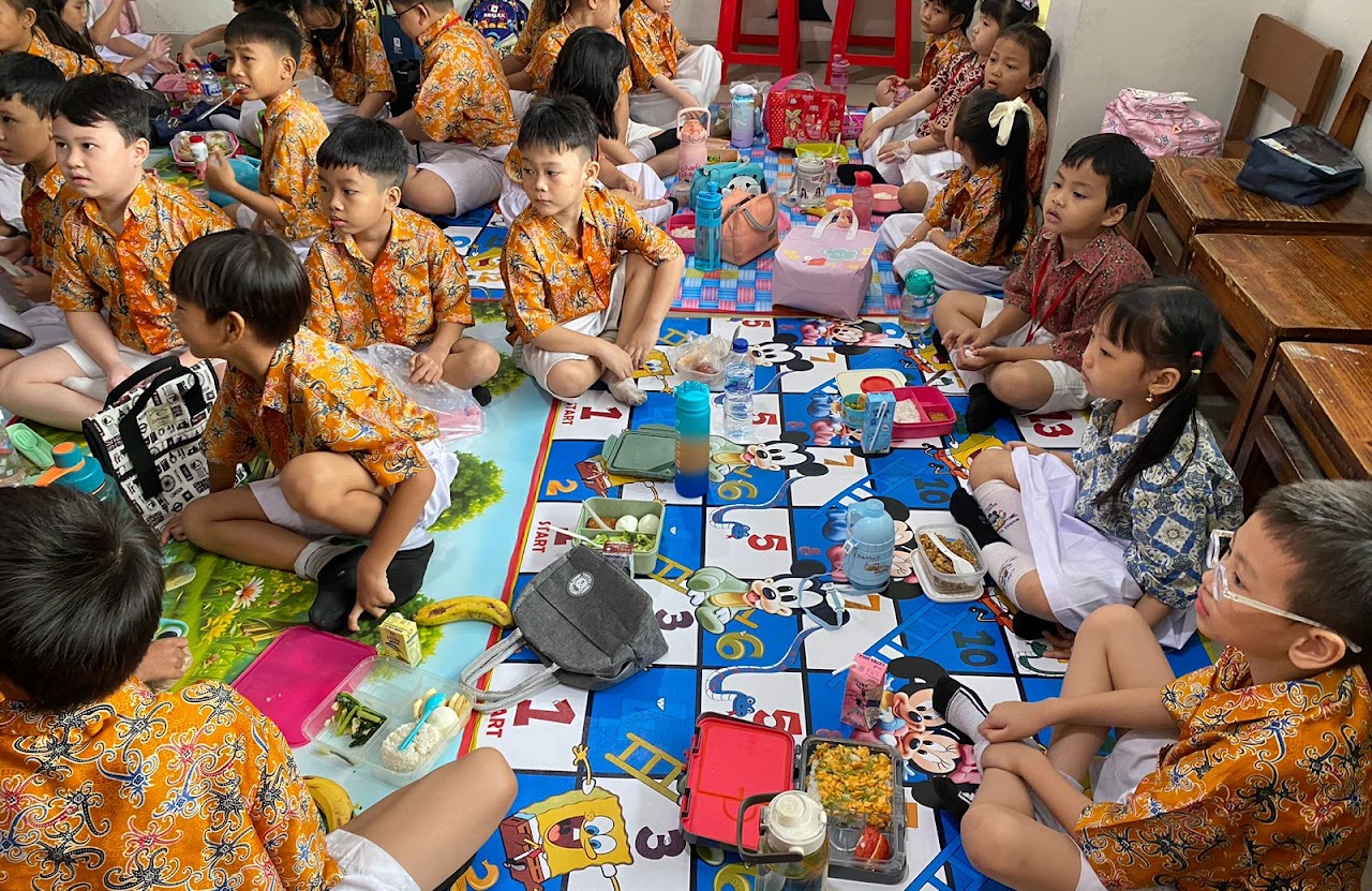 Kegiatan Makan Bersama SDS Tridarma Budhidaya